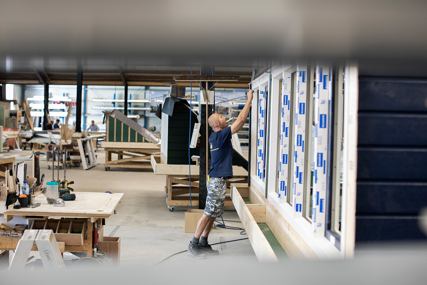 Prefab dakkapel wordt klaargemaakt in fabriek door Ruiter Dakkapellen.