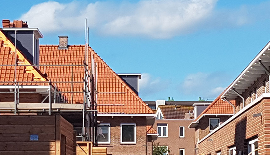 Dakkapel Leiden zijaanzicht van veraf, Ruiter Dakkapellen.