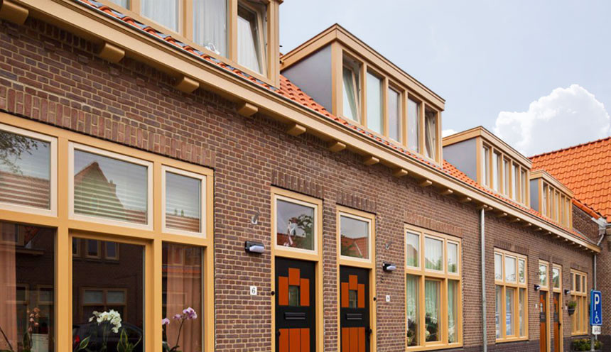4 dakkapellen renovatie Leiden, buitenaanzicht.