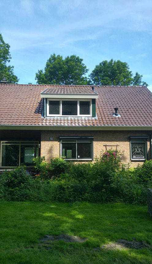 Dakkapel Wognum buitenaanzicht van veraf.