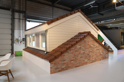 Dakopbouw nokverhoging in showroom Ruiter Dakkapellen